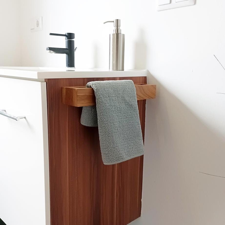 moderner Handtuchhalter aus massiver Eiche | Handtuchhalter aus Holz für ein Handtuch | Badezimmer | Aufbewahrung Handtücher | Wandhalter