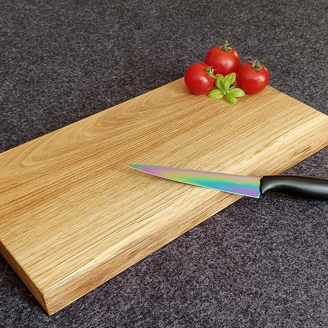Schneidebrett aus massiver Eiche | gefertigt aus einem Stück | Hackbrett | Brotzeitbrett | naturgegebene Form | Frühstücksbrett