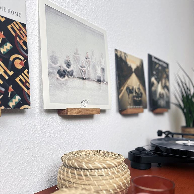 16 cm Schallplattenregal aus massiver Eiche | Vinyl Regaldekor | Schallplatten Wandhalterung | Plattenregal | Vinylleiste | Aufbewahrung