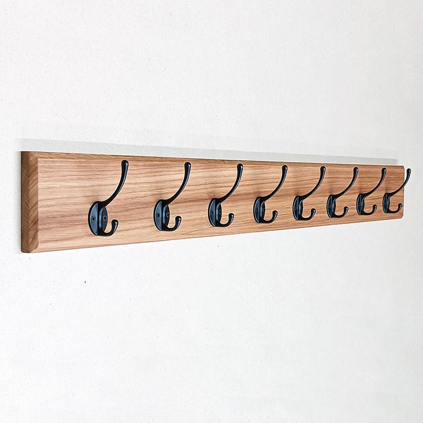 Schlichte Garderobe | 30 - 120 cm | schwarze Haken | individualisierbare Hakenzahl | Eiche massiv | Garderobenleiste Holz | Garderobe Eiche