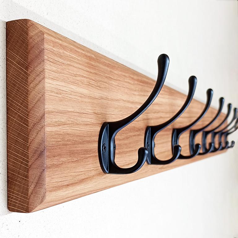 Schlichte Garderobe | 30 - 120 cm | schwarze Haken | individualisierbare Hakenzahl | Eiche massiv | Garderobenleiste Holz | Garderobe Eiche