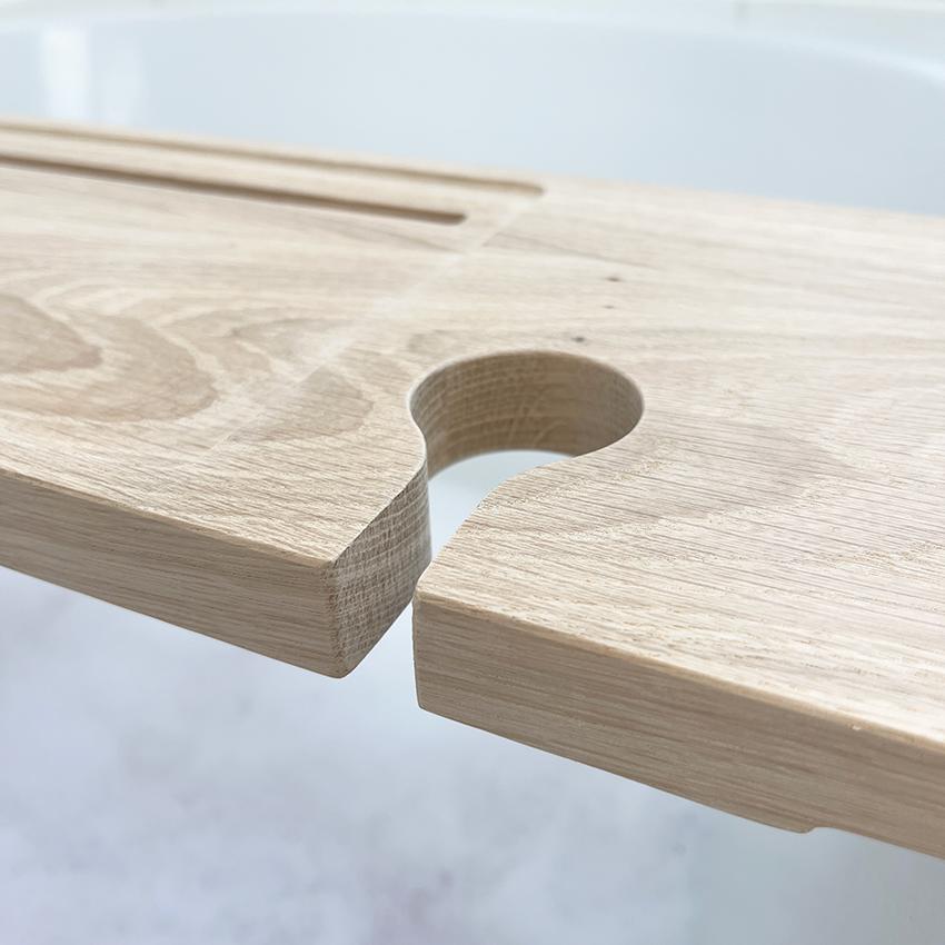 elegante Badewannenablage mit Weinglashalter & Tablethalter | 70-100 cm | Badewannenablage Eiche massiv | Badewannenablage Holz | Badebrett