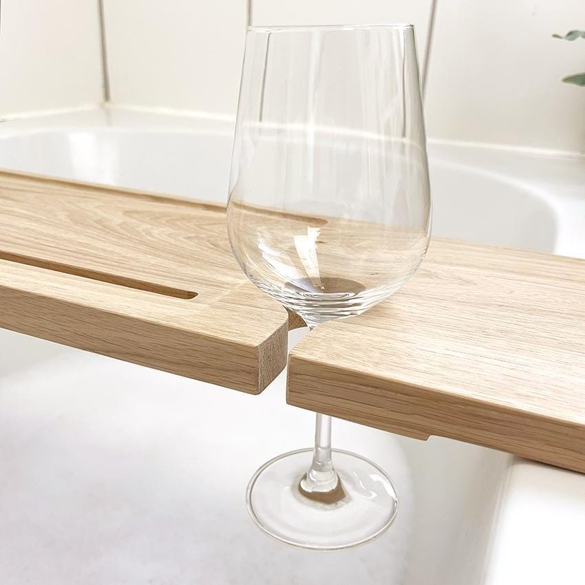 elegante Badewannenablage mit Weinglashalter & Tablethalter | 70-100 cm | Badewannenablage Eiche massiv | Badewannenablage Holz | Badebrett