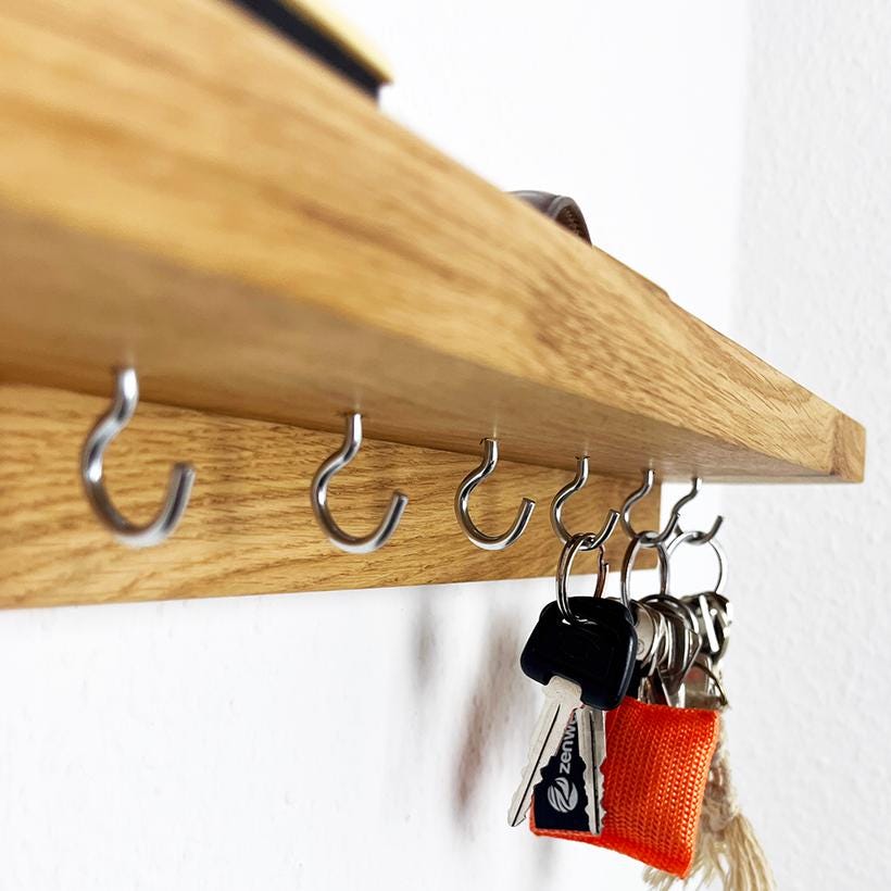 Schlüsselbrett mit Baumkante, Ablage & Haken | Vollholz Eiche | Schraubhaken in schwarz, gold, silber, weiß | Schlüsselboard