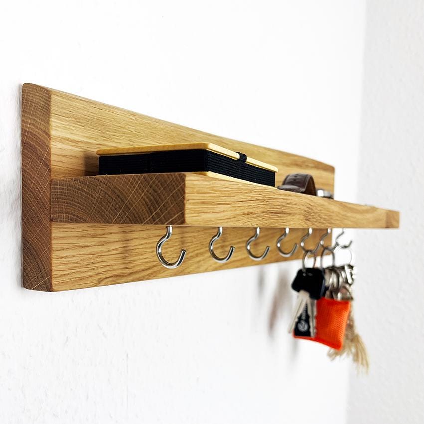 Schlüsselbrett mit Baumkante, Ablage & Haken | Vollholz Eiche | Schraubhaken in schwarz, gold, silber, weiß | Schlüsselboard